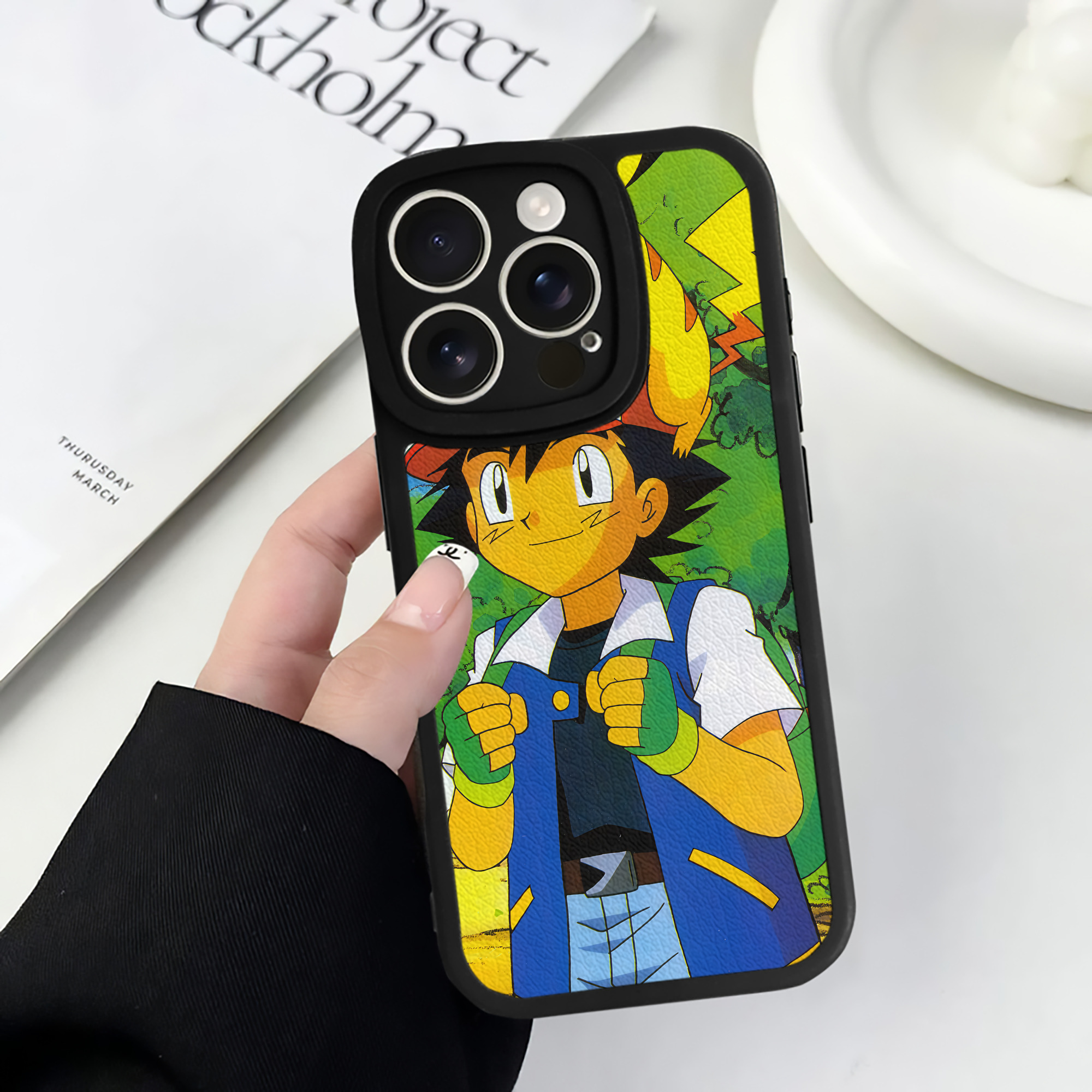 （画像用） ポケットモンスター Pokémon 【iPhone 16シリーズ対応】シリコンスマホケース（レザー調） 材質：シリコン